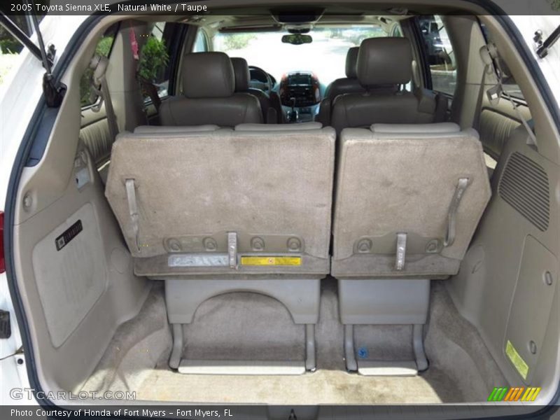 Natural White / Taupe 2005 Toyota Sienna XLE