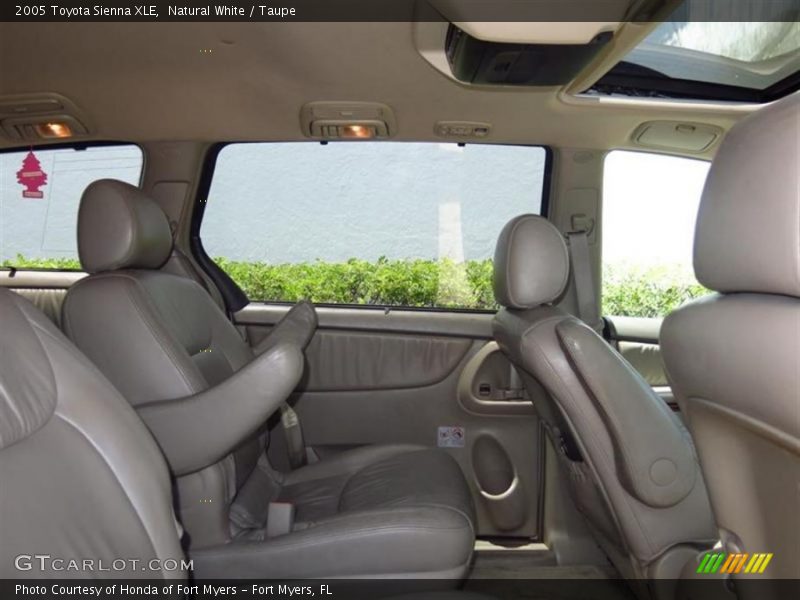 Natural White / Taupe 2005 Toyota Sienna XLE