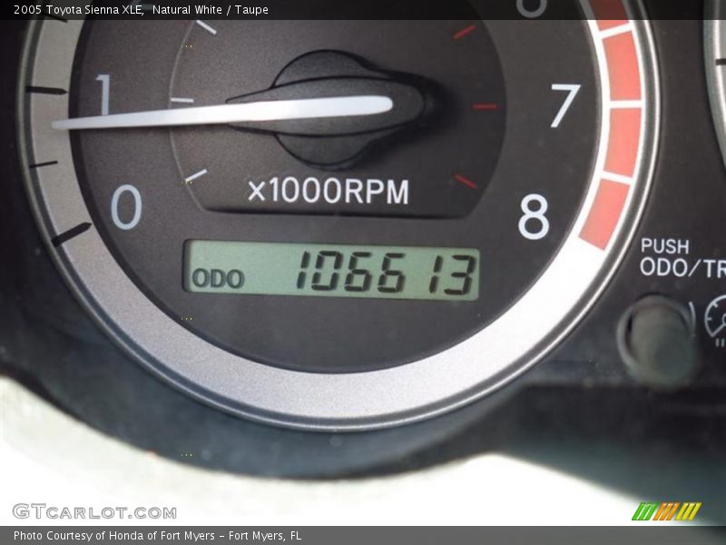 Natural White / Taupe 2005 Toyota Sienna XLE