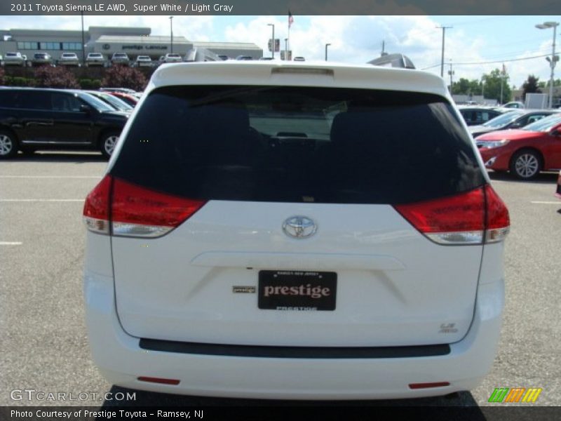Super White / Light Gray 2011 Toyota Sienna LE AWD