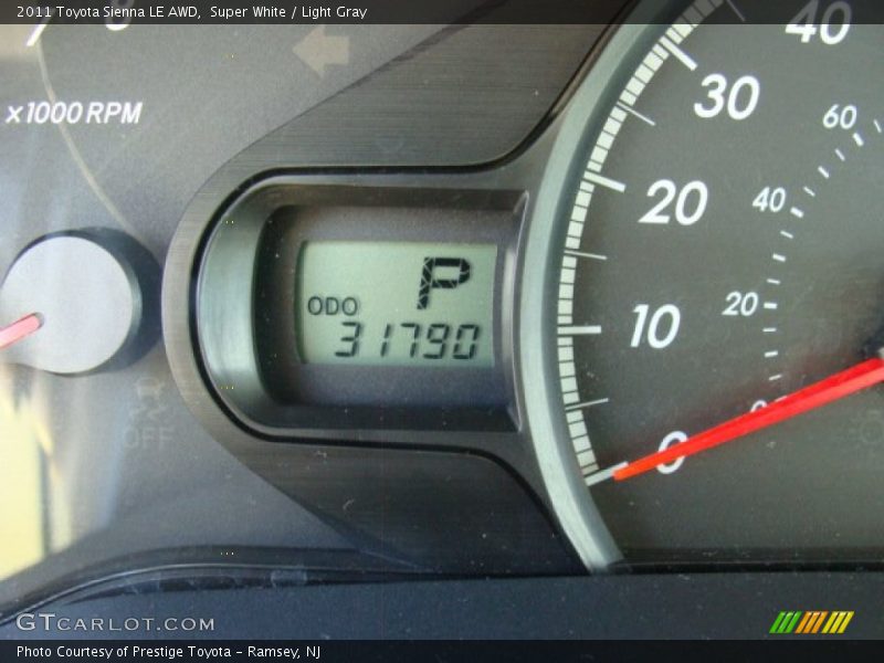 Super White / Light Gray 2011 Toyota Sienna LE AWD