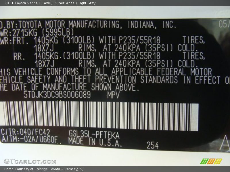 Super White / Light Gray 2011 Toyota Sienna LE AWD