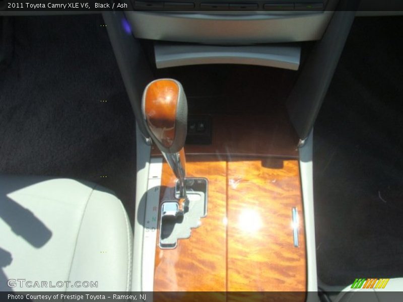 Black / Ash 2011 Toyota Camry XLE V6