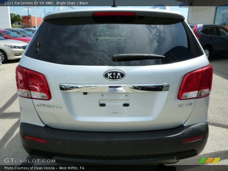 Bright Silver / Black 2011 Kia Sorento EX V6 AWD