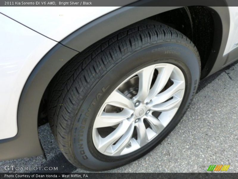 Bright Silver / Black 2011 Kia Sorento EX V6 AWD