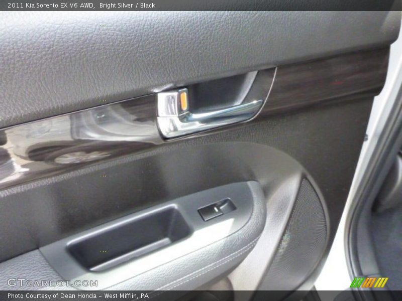 Bright Silver / Black 2011 Kia Sorento EX V6 AWD