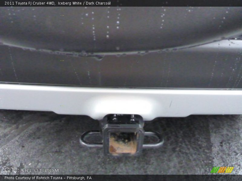 Iceberg White / Dark Charcoal 2011 Toyota FJ Cruiser 4WD