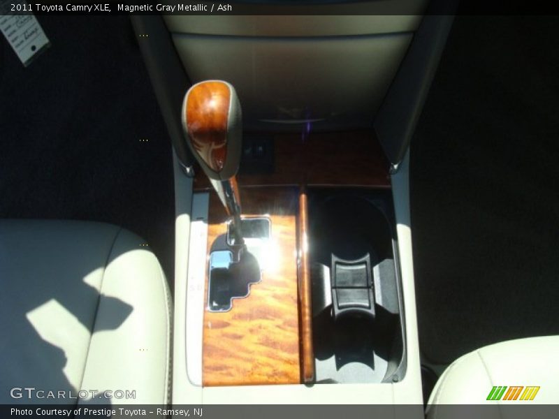 Magnetic Gray Metallic / Ash 2011 Toyota Camry XLE