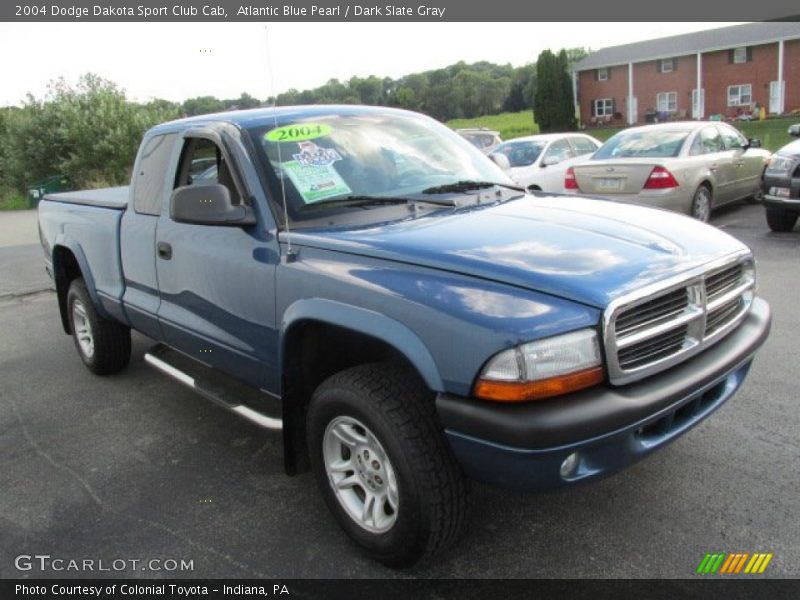 Front 3/4 View of 2004 Dakota Sport Club Cab