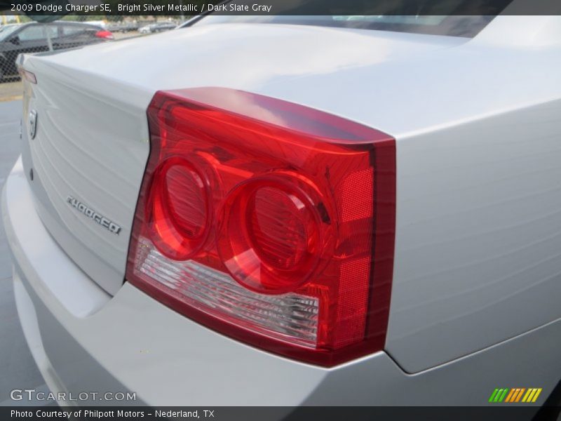 Bright Silver Metallic / Dark Slate Gray 2009 Dodge Charger SE