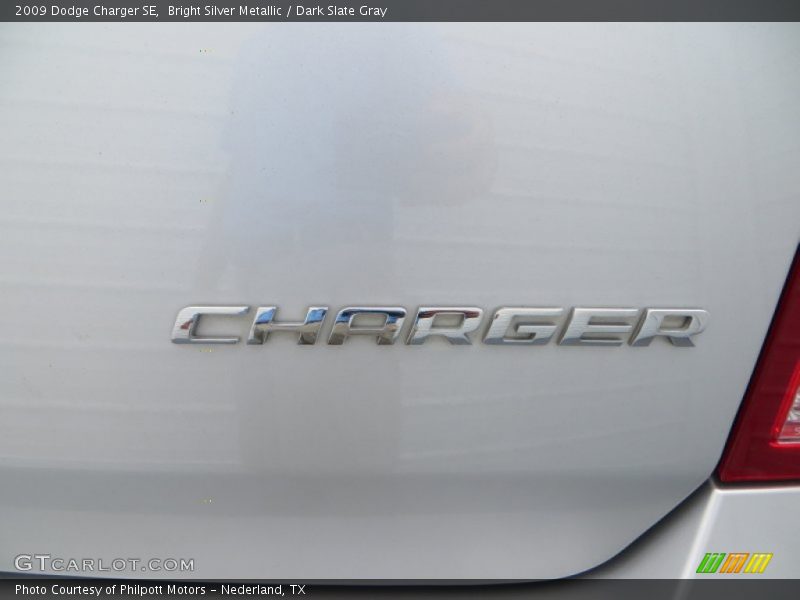 Bright Silver Metallic / Dark Slate Gray 2009 Dodge Charger SE