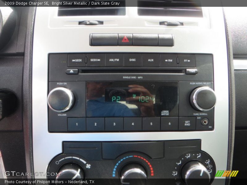 Bright Silver Metallic / Dark Slate Gray 2009 Dodge Charger SE