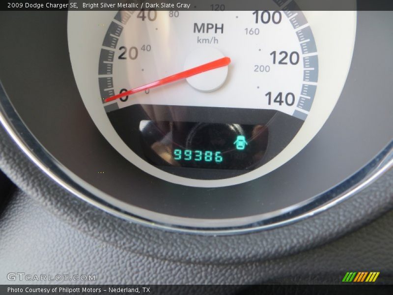 Bright Silver Metallic / Dark Slate Gray 2009 Dodge Charger SE