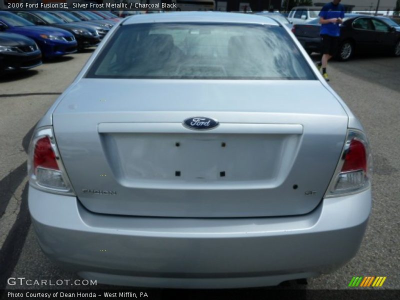 Silver Frost Metallic / Charcoal Black 2006 Ford Fusion SE