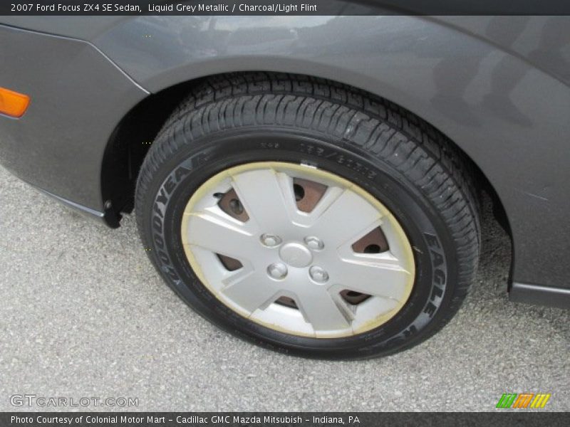 Liquid Grey Metallic / Charcoal/Light Flint 2007 Ford Focus ZX4 SE Sedan