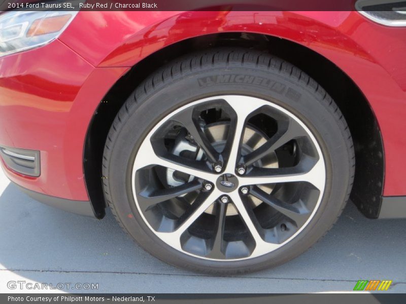  2014 Taurus SEL Wheel