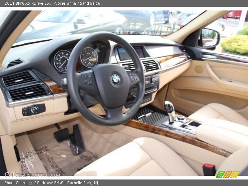 Alpine White / Sand Beige 2011 BMW X5 xDrive 35i