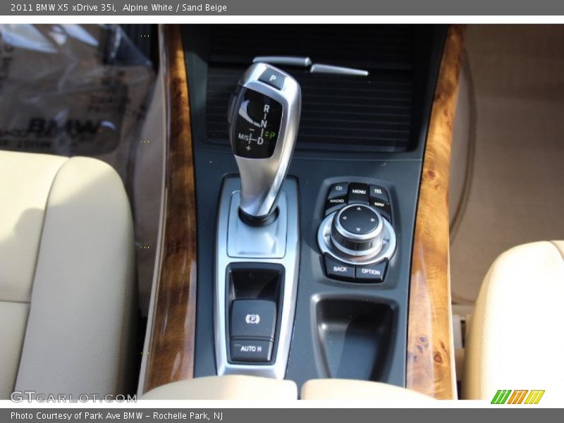 Alpine White / Sand Beige 2011 BMW X5 xDrive 35i