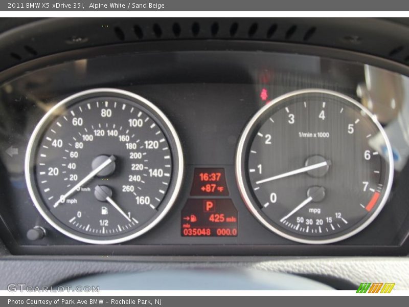Alpine White / Sand Beige 2011 BMW X5 xDrive 35i