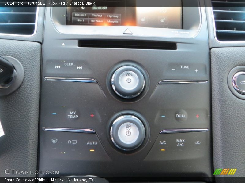 Controls of 2014 Taurus SEL