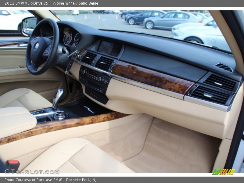 Alpine White / Sand Beige 2011 BMW X5 xDrive 35i
