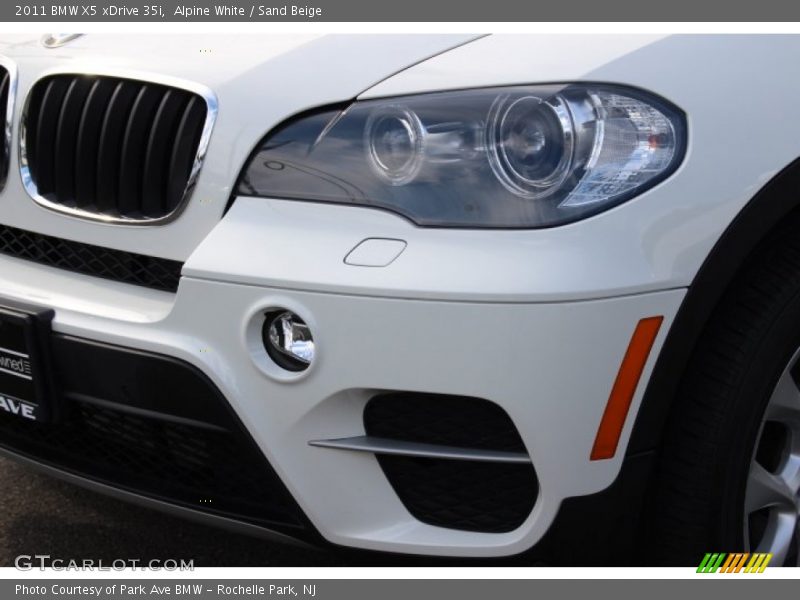 Alpine White / Sand Beige 2011 BMW X5 xDrive 35i
