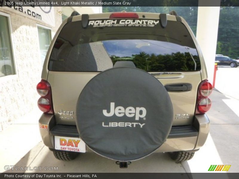 Light Khaki Metallic / Medium Slate Gray 2005 Jeep Liberty Limited 4x4