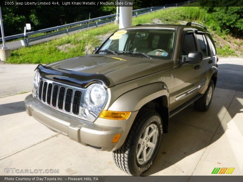 Light Khaki Metallic / Medium Slate Gray 2005 Jeep Liberty Limited 4x4