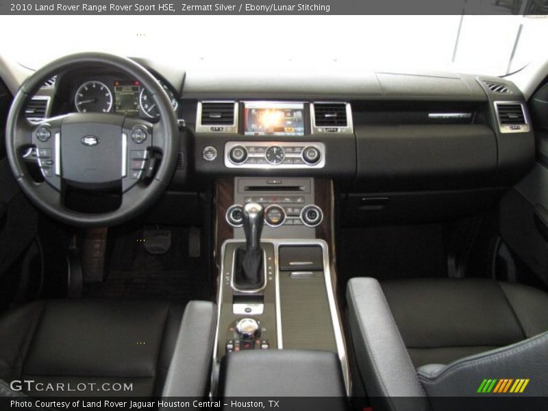 Dashboard of 2010 Range Rover Sport HSE