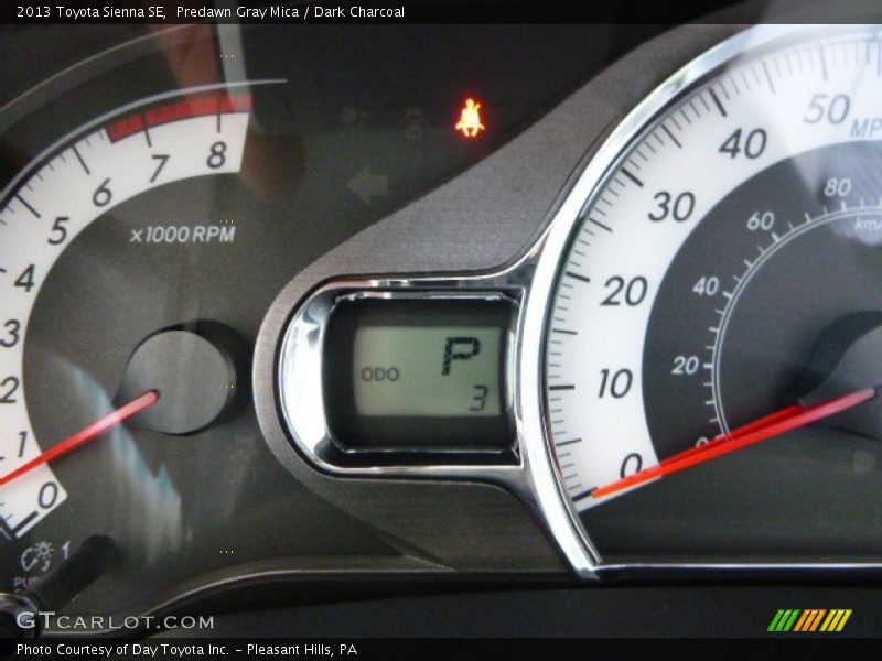 Predawn Gray Mica / Dark Charcoal 2013 Toyota Sienna SE