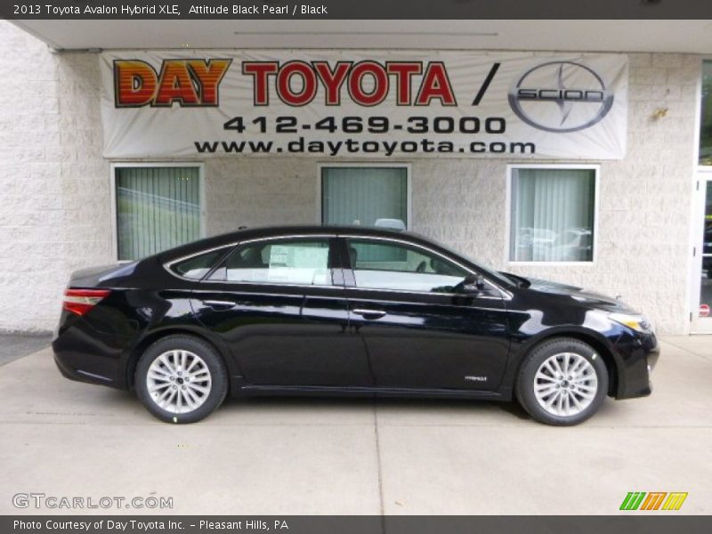 Attitude Black Pearl / Black 2013 Toyota Avalon Hybrid XLE