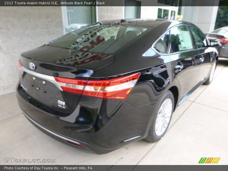 Attitude Black Pearl / Black 2013 Toyota Avalon Hybrid XLE