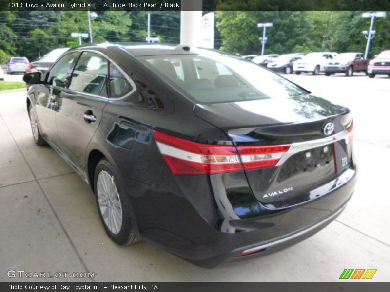 Attitude Black Pearl / Black 2013 Toyota Avalon Hybrid XLE