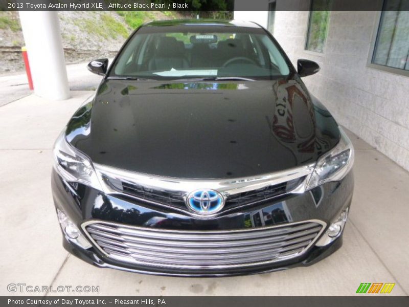 Attitude Black Pearl / Black 2013 Toyota Avalon Hybrid XLE