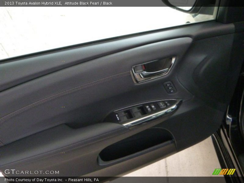 Attitude Black Pearl / Black 2013 Toyota Avalon Hybrid XLE