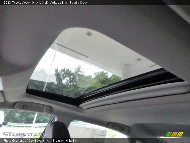 Attitude Black Pearl / Black 2013 Toyota Avalon Hybrid XLE