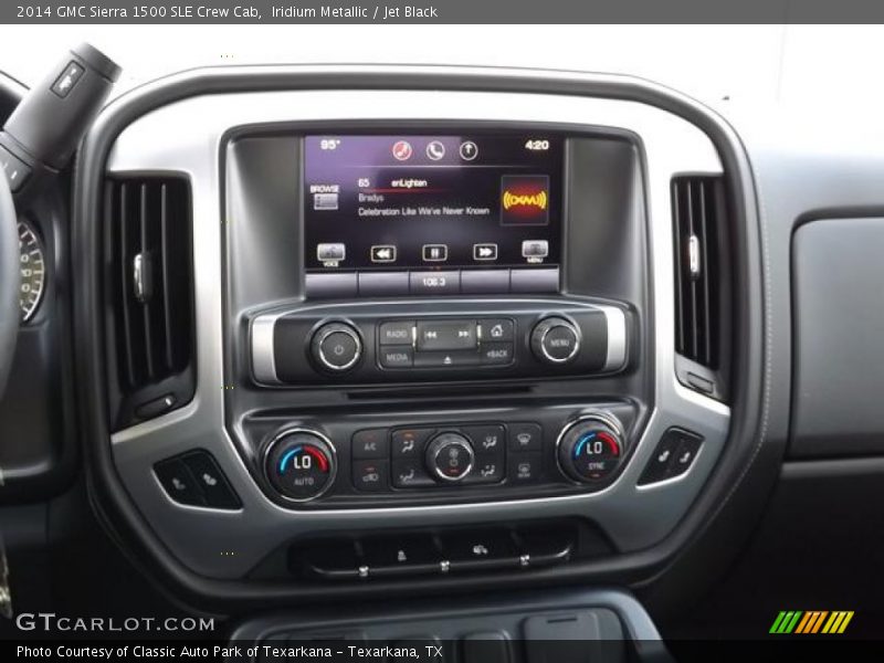 Controls of 2014 Sierra 1500 SLE Crew Cab