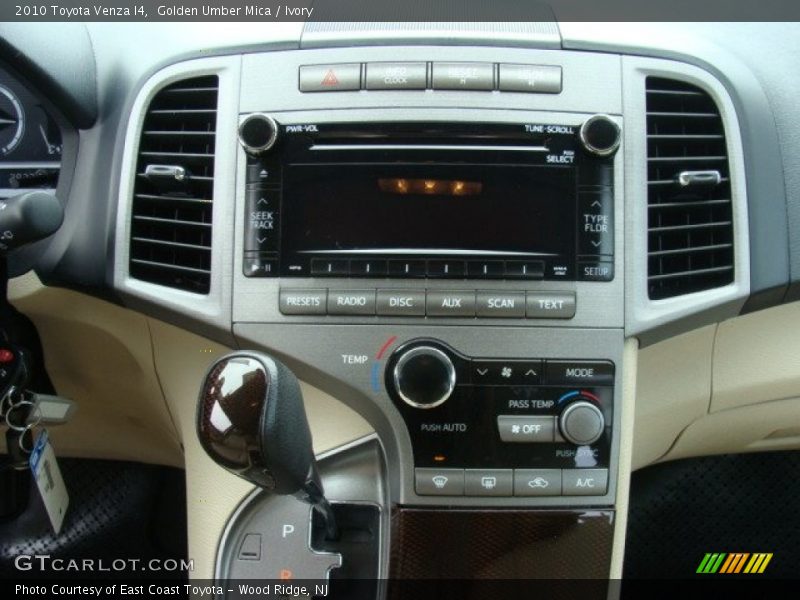 Golden Umber Mica / Ivory 2010 Toyota Venza I4