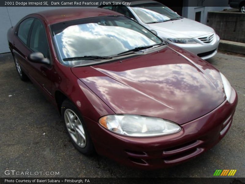 Dark Garnet Red Pearlcoat / Dark Slate Gray 2001 Dodge Intrepid SE