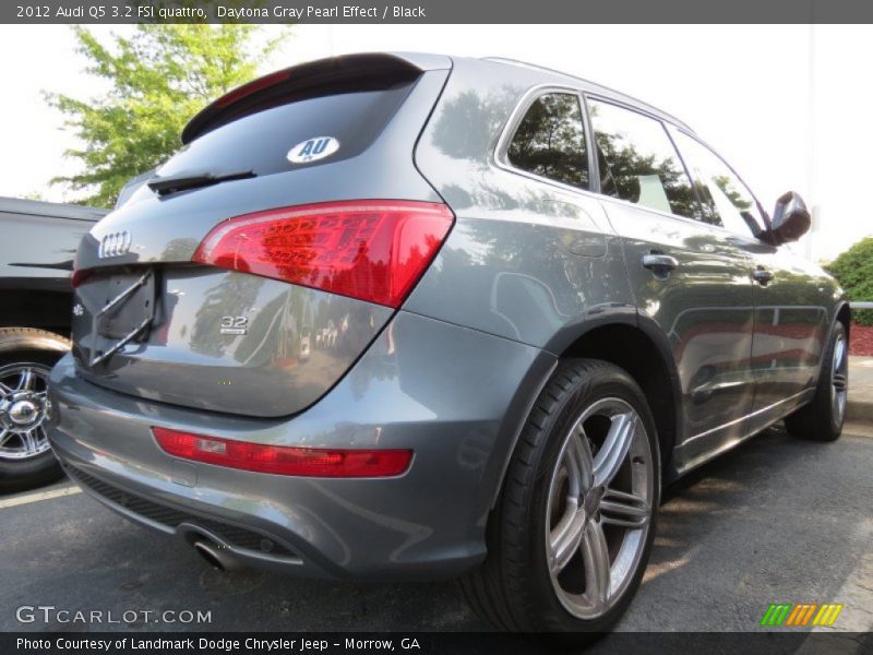 Daytona Gray Pearl Effect / Black 2012 Audi Q5 3.2 FSI quattro