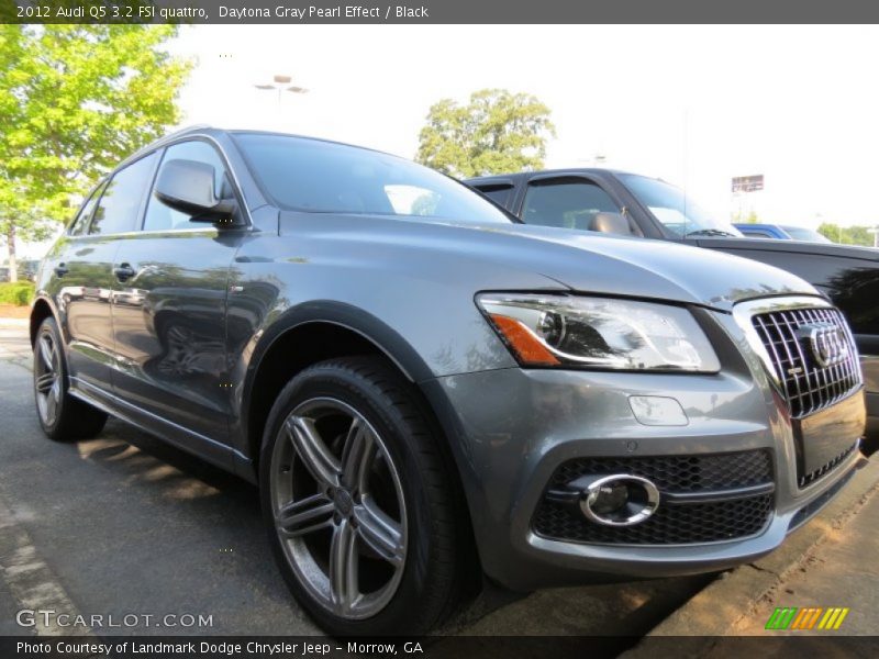 Daytona Gray Pearl Effect / Black 2012 Audi Q5 3.2 FSI quattro
