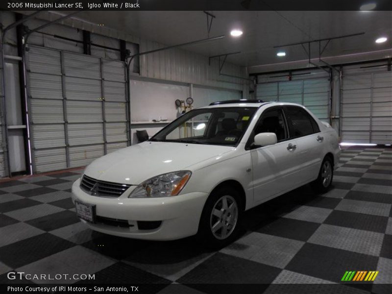 Igloo White / Black 2006 Mitsubishi Lancer SE