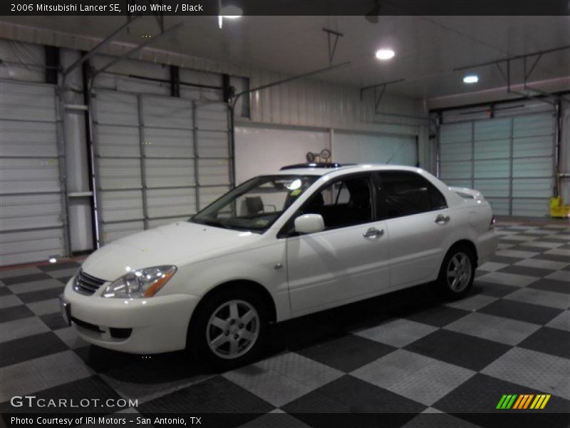 Igloo White / Black 2006 Mitsubishi Lancer SE