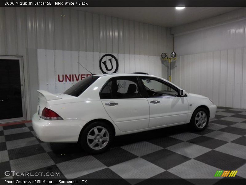 Igloo White / Black 2006 Mitsubishi Lancer SE