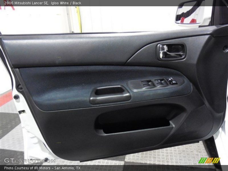 Igloo White / Black 2006 Mitsubishi Lancer SE