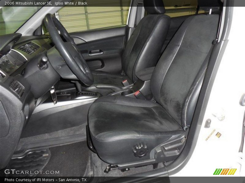 Igloo White / Black 2006 Mitsubishi Lancer SE