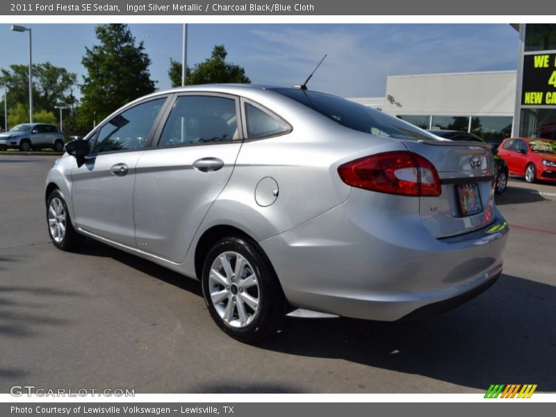 Ingot Silver Metallic / Charcoal Black/Blue Cloth 2011 Ford Fiesta SE Sedan