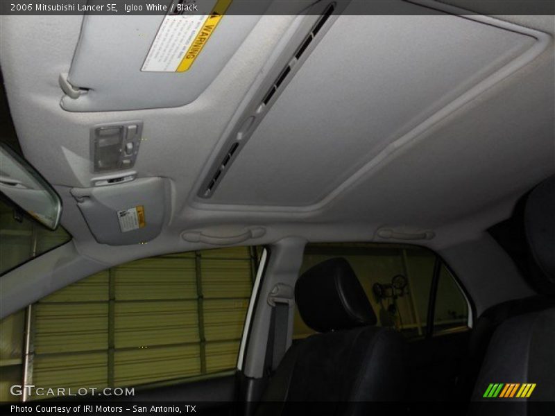 Igloo White / Black 2006 Mitsubishi Lancer SE