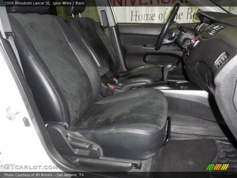 Igloo White / Black 2006 Mitsubishi Lancer SE
