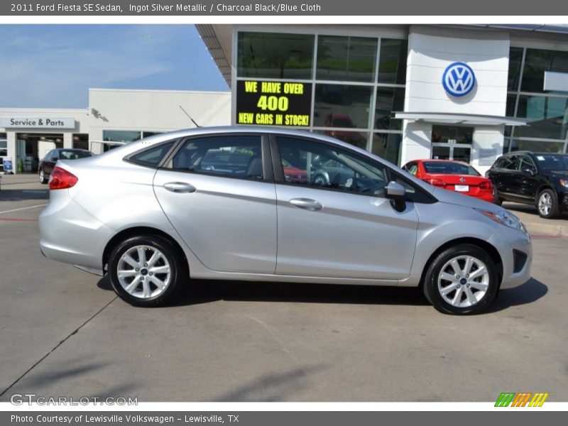 Ingot Silver Metallic / Charcoal Black/Blue Cloth 2011 Ford Fiesta SE Sedan